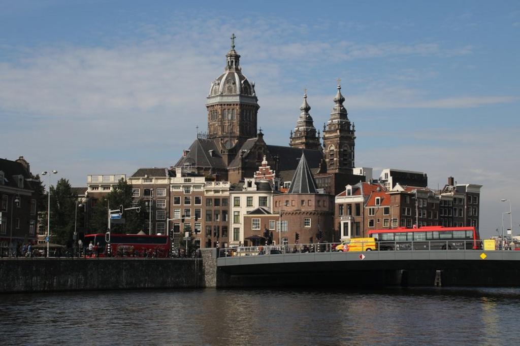 A304 Romantic Seaship In Top Center Amsterdam Exterior photo